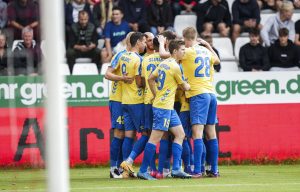 Brøndbyspillere i jubel