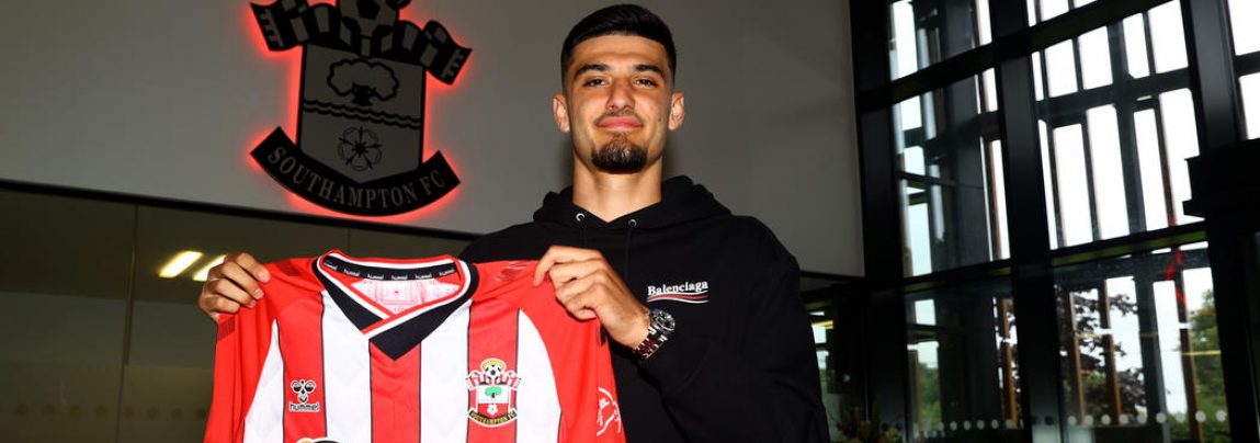 Albanske Armando Broja skal spille hele sæsonen på leje i Southampton.