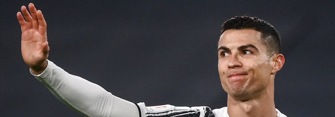 Cristiano Ronaldo vinker farvel til Juventus