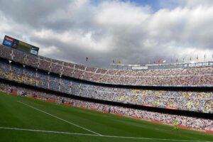 Camp Nou er Piques hjemmebane, og bliver formentlig hans sidste klub. Han er utilfreds med Bartomeu og håbefuld i forhold til klubbens fremtid.