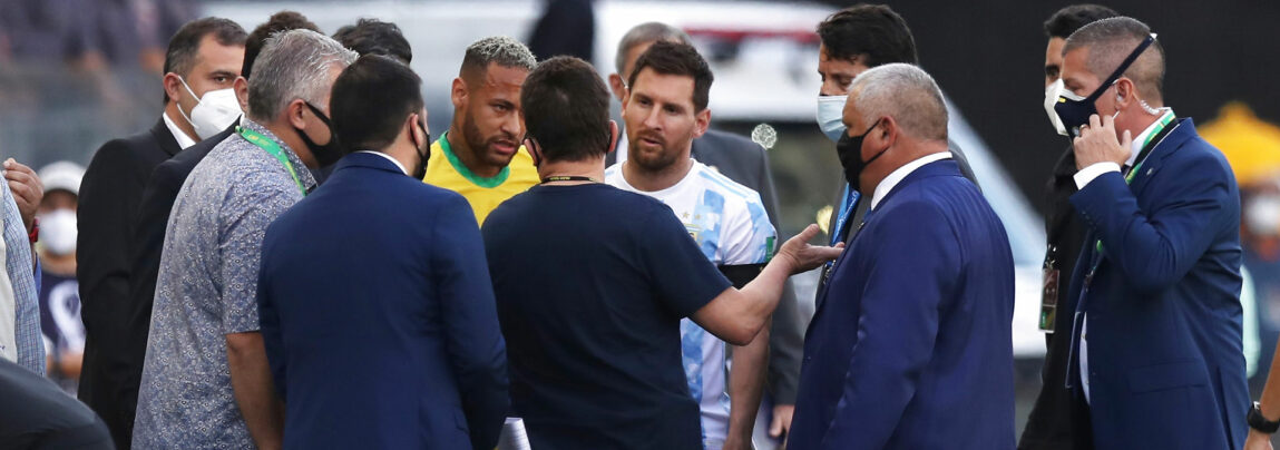 Messi og de argentinske spillere gik fra banen til kampen mellem Brasilien og Argentine