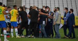 Argentina spiller mod Brasilien. Nu er et argentisk medlem af landsholdslejren testet positiv.