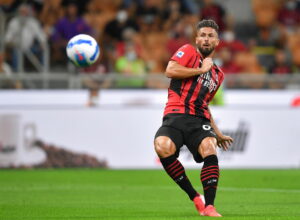 Olivier Giroud scorer mål for AC Milan. Han kan være tilbage i Champions League mod Liverpool