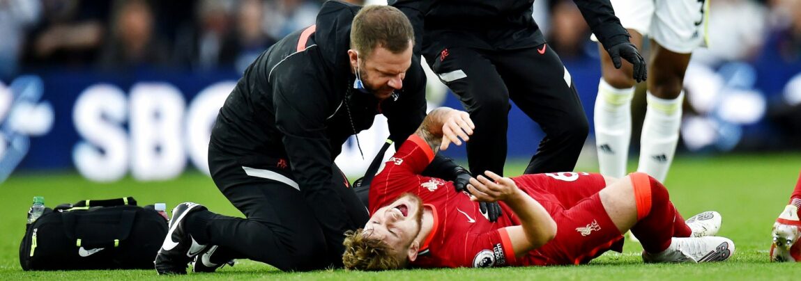 Elliott skadet i Liverpool Leeds kamp.