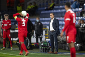 Thomas Thomasberg på sidelinjen for Randers FC i Conference League