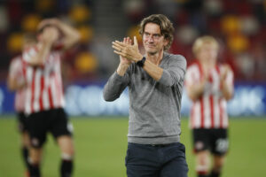 Thomas Frank jubler over Brentford-sejr mod upåagtede Oldham