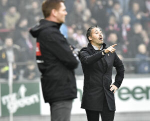 AaB's Martí Cifuentes har en stærk AaB-trup med sig til Aarhus på mandag, når de møder AGF i Superligaen