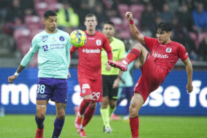 AGF-spiller, Eric Kahl, håber på at komme til at spille på det svenske A-landshold
