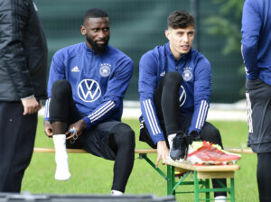 Antonio Rüdiger og Kai Havertz