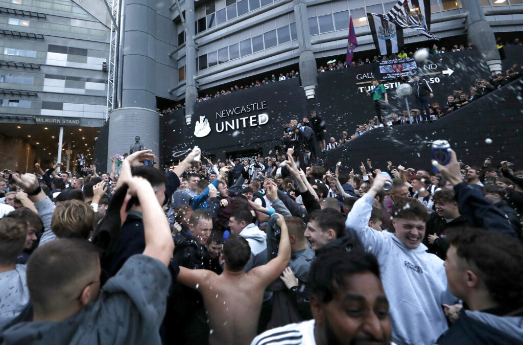 Fans foran Newcastles stadion