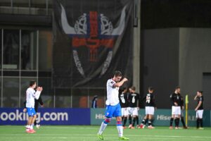 Hallur Hansson i aktion for Færøerne mod Skotland