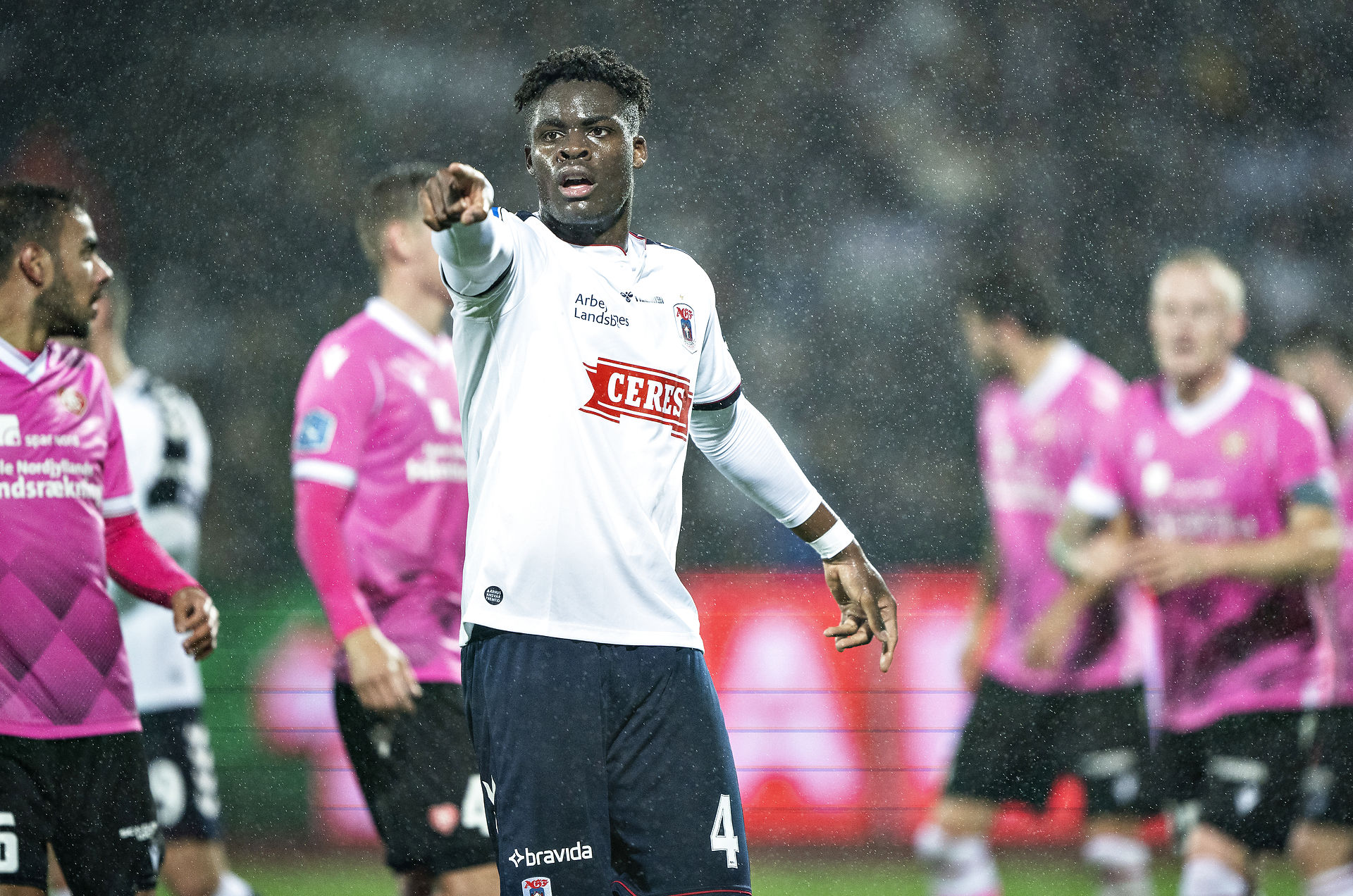 AGF-profil om defensiven: Vi skal nok ramme et højere niveau AGF's Yann Aurel Bisseck i 3F Superligakampen mellem AGF og AaB på Ceres Park i Aarhus , mandag den 18. oktober 2021. Foto: agf.dk