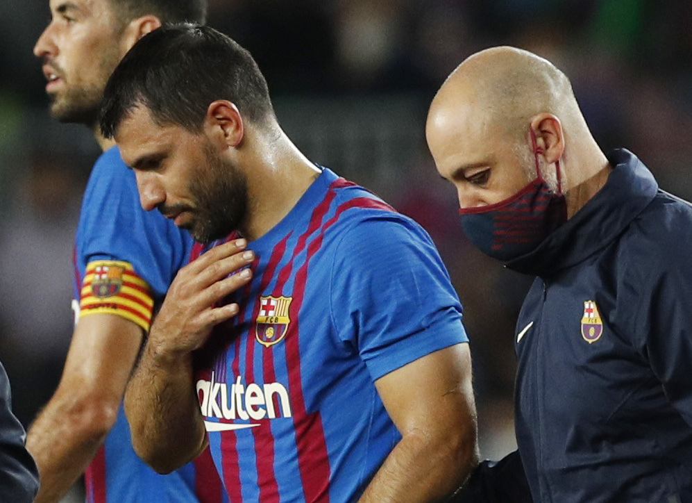 Sergio Agüero indstiller fodboldkarrieren i FC Barcelona onsdag, melder spansk medie.