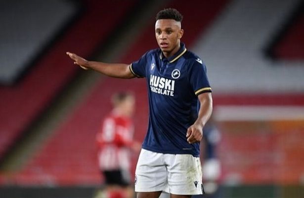 Den blot 15-årige Zak Lovelace fik debut for Millwall, da klubben slog Coventry City 1-0 onsdag aften.