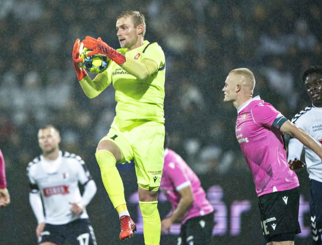 Jacob Rinne er årets målmand i dansk fodbold.