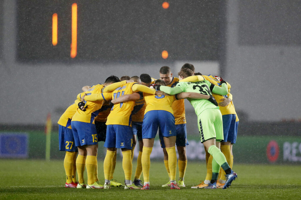 Brøndby solgte Red Barnet-spillertrøjerne efter Superliga-kampen mod Randers FC.