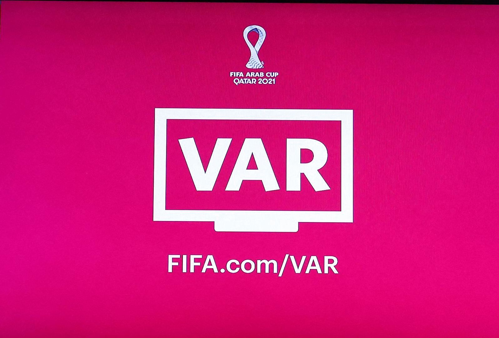 Jublende Kaufmann måtte trække jublen tilbage efter VAR En skam for den unge dansker, som fortsat har sit første mål til gode.