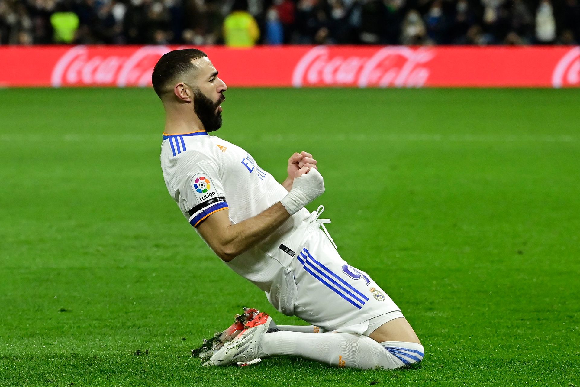 Madrid-derby: Omstillingsmål i pluralis sikrede Real Madrid tiende sejr i træk Karim Benzema fortsætter med at imponere for Real Madrid, som sikkert slog Atletico Madrid søndag aften. Foto: Javier Soriano/AFP/Ritzau Scanpix