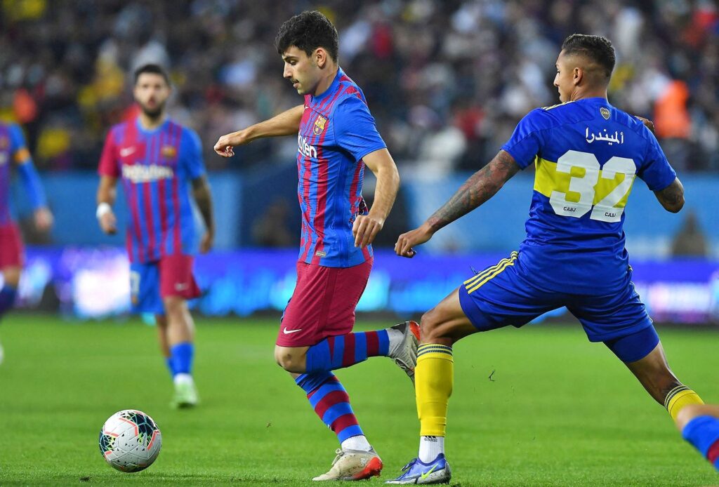Yusuf Demir i aktion for FC Barcelona i en træningskamp