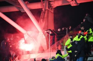 Tilskueruroligheder på tribunerne i en Lyon-kamp