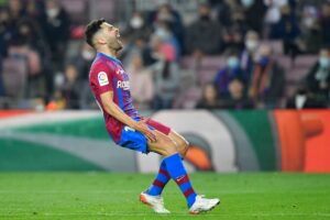 Jordi Alba er tredje spiller på to dage med Covid-19 i Barcelona