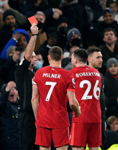 Andy Robertson rødt kort mod Tottenham. Liverpool skulle spille med 10 mand.