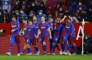 FC Barcelonas 12 bedst betalte spillere er blevet afsløret af en spansk sportsjournalist.