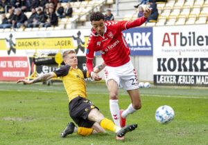 Hugo Ekitike er et varmt emne i Newcastle.