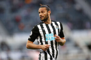 Andy Carroll skifter til West Bromwich Albion på en fri transfer.