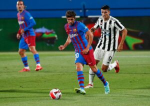 FC Barcelona og Sergi Roberto er angiveligt begge interesseret i at backen fortsætter i klubben.