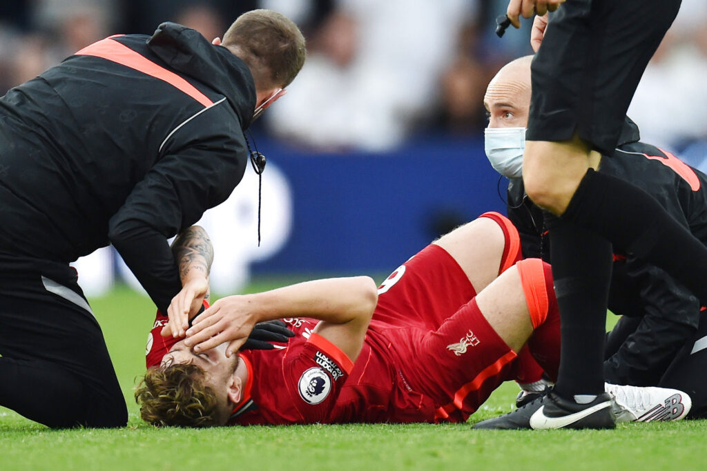 Harvey Elliott træner med Liverpool efter længere tids fravær.