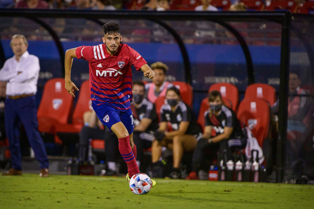 Ricardo Pepi skifter fra MLS i USA til Bundesligaen i Tyskland.