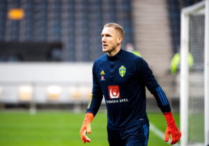 Aston Villa har hentet Robin Olsen.