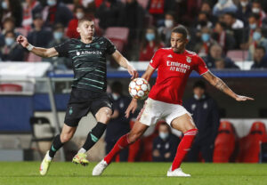 Mykolenko i aktion i Champions League