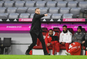 Spøjs situation mellem Yussuf Poulsens Leipzig og Bo Svenssons Mainz fører til tidlig Leipzig-føring.