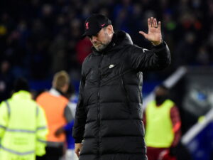 Jürgen Klopp og Liverpool må undvære yderligere tre spillere med Covid-19