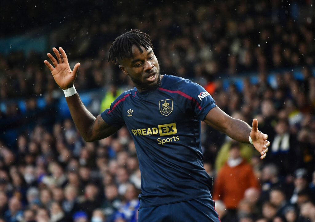 Maxwell Cornet scorede direkte på frispark mod Leeds, men efterspillet fra Leeds-fansene var ikke kønt