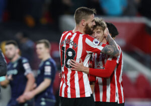 Pontus Jansson har forlænget sin kontrakt med Brentford.