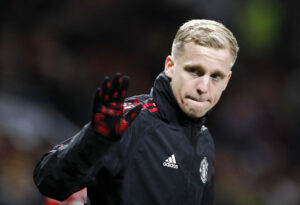 Manchester Uniteds hollandske midtbanespiller, Donny Van de Beek, skulle angiveligt have afvist at skifte til Newcastle United på en lejeaftale.