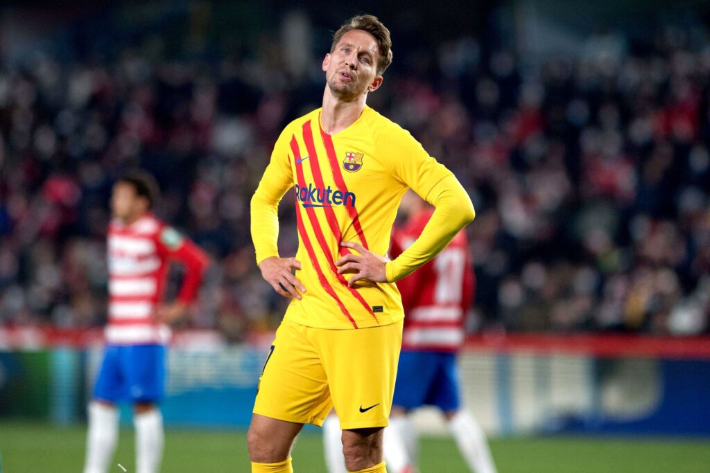 Barcelona og Xavi skuffede, da Granada lavede sent comeback i LaLiga.
