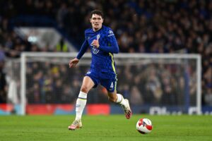 Andreas Christensen kan skifte fra Chelsea og Premier League til Dortmund og Bundesligaen på en fri transfer til sommer.