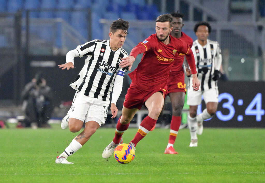 AS Roma og Juventus leverede en underholdende kamp med masser af mål søndag aften i Serie A.