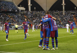 FC Barcelona skulle ifølge et spansk medie have udset sig Wolverhampton-spilleren Adama Traoré som afløser til Dembélé.