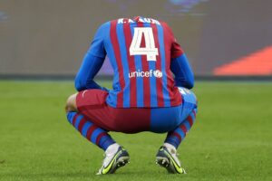 Ronald Araujo spillede 120 minutter imod Real Madrid, med to indopererede skruer i hånden.