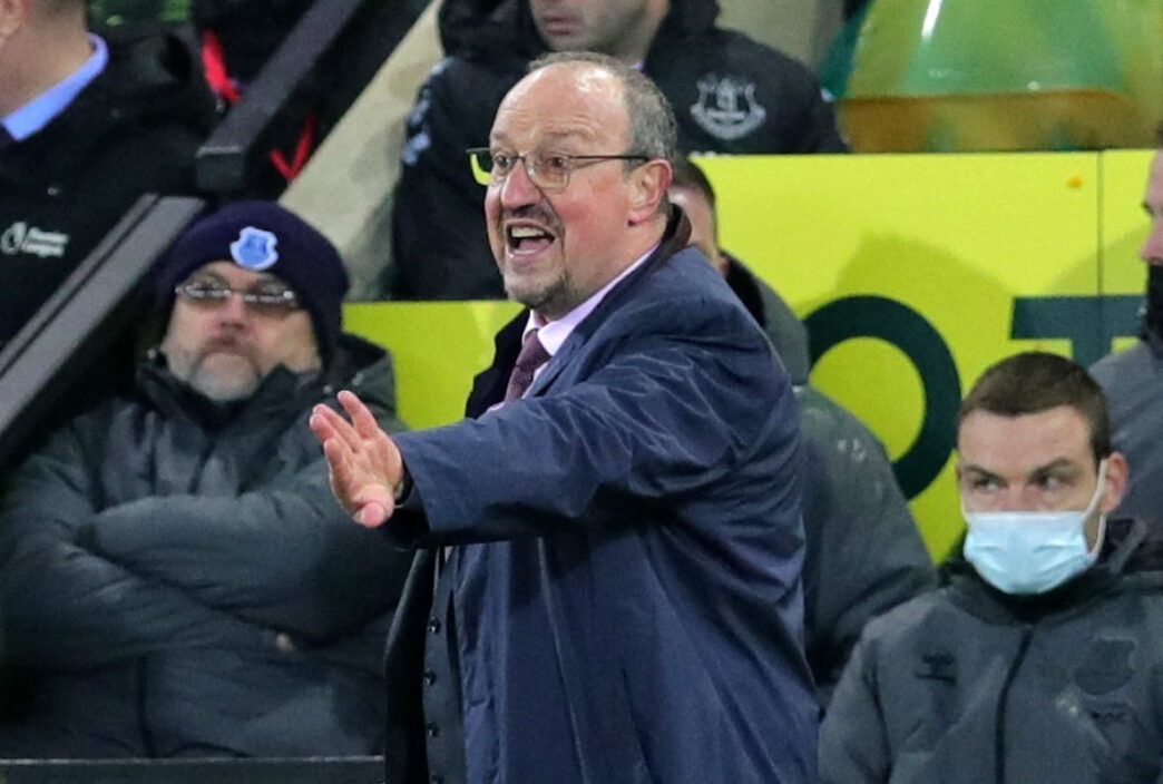 Evertons manager, Rafael Benitez, forholder sig til rygterne om en mulig fyring efter nederlaget til Norwich City i Premier League.
