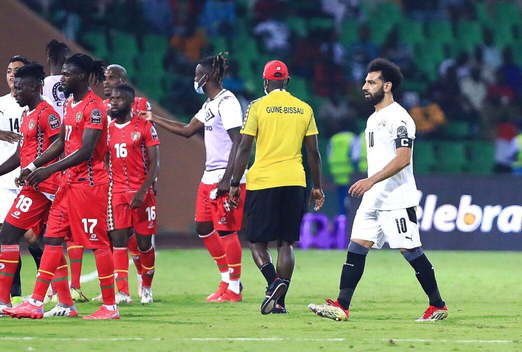Liverpool-spilleren Mohamed Salah scorede sit første mål ved African Nations Cup, da Egypten vandt med 1-0 over Guinea-Bissau.