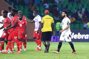 Liverpool-spilleren Mohamed Salah scorede sit første mål ved African Nations Cup, da Egypten vandt med 1-0 over Guinea-Bissau.
