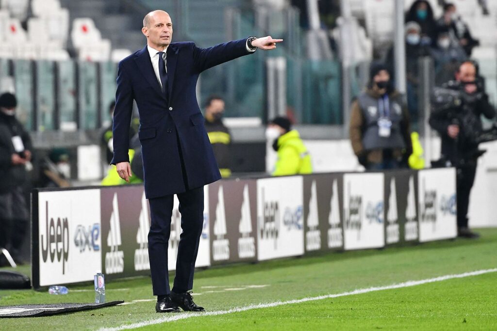 Juventus' cheftræner Massimiliano Allegri ville have Adrien Rabiot til at fastholde bolden.