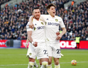 Leeds United vandt søndag over West Ham i den engelske Premier League efter en underholdende og målrig kamp.