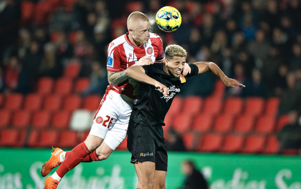 AaB's sportchef, Inge André Olsen, bekræfter kort før transfervinduets lukketid, at Rasmus Thelander ikke skifter til FCK.